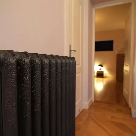 Apartment 3-room Separate Unit In Sceaux *