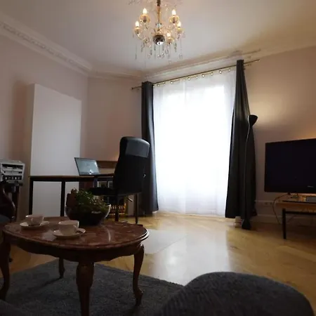 3-room Separate Unit In Sceaux (Hauts-de-Seine)