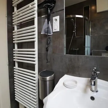 3-room Separate Unit In Sceaux (Hauts-de-Seine)