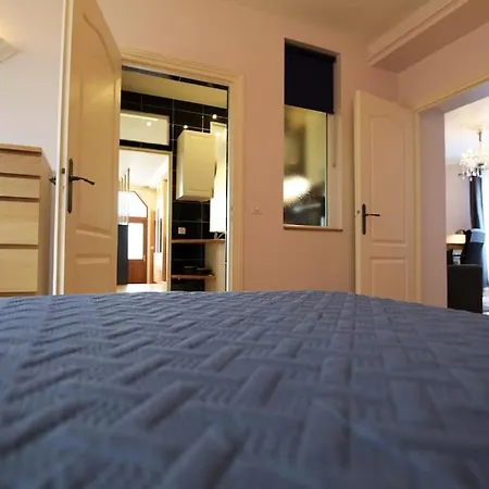 Apartment 3-room Separate Unit In Sceaux Sceaux (Hauts-de-Seine)