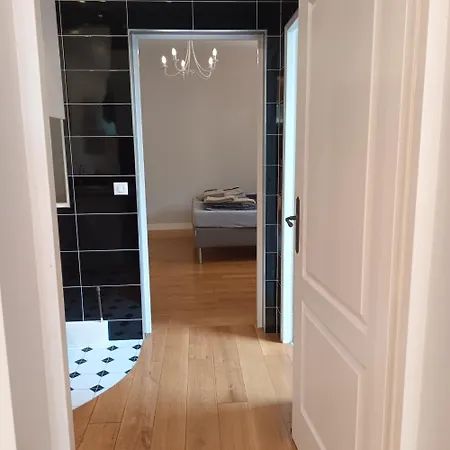 3-room Separate Unit In Appartement *