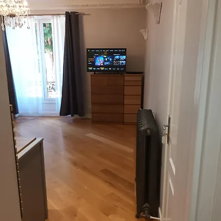 3-room Separate Unit In Sceaux (Hauts-de-Seine)